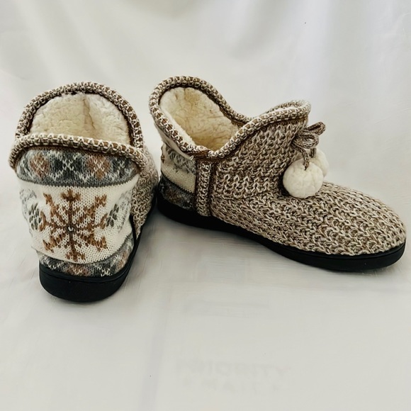 Muk Luks~Original / Slipper Bootie / Host Pick - Picture 15 of 15